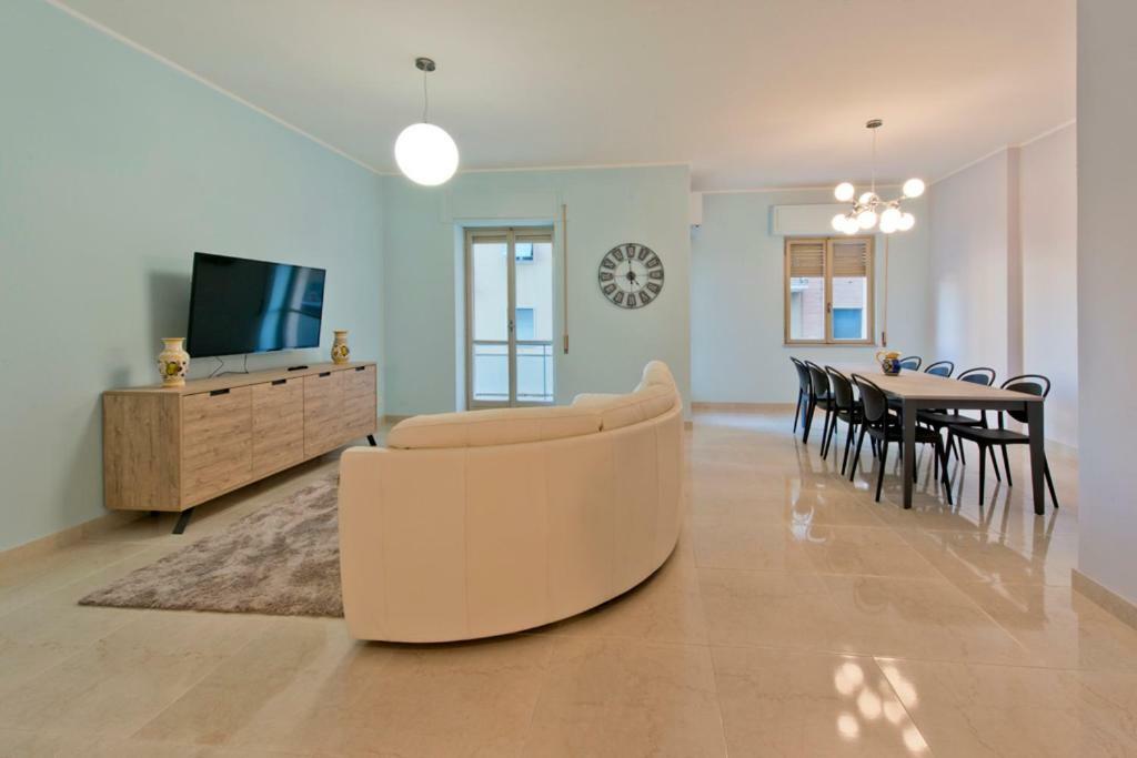 Апартаменти Casa Bella - 3 Baths - Walk To Ortigia Syracuse Екстер'єр фото
